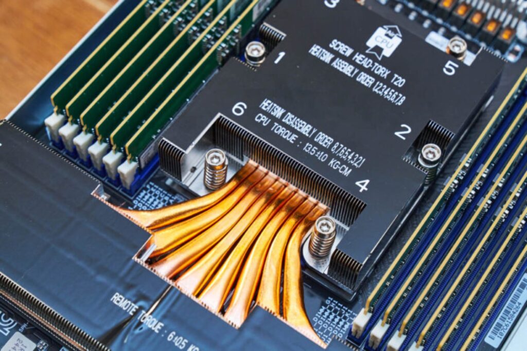 رونمایی از سرور ASUS RS520QA-E13-RS8U؛ تغییری در پارادایم CXL