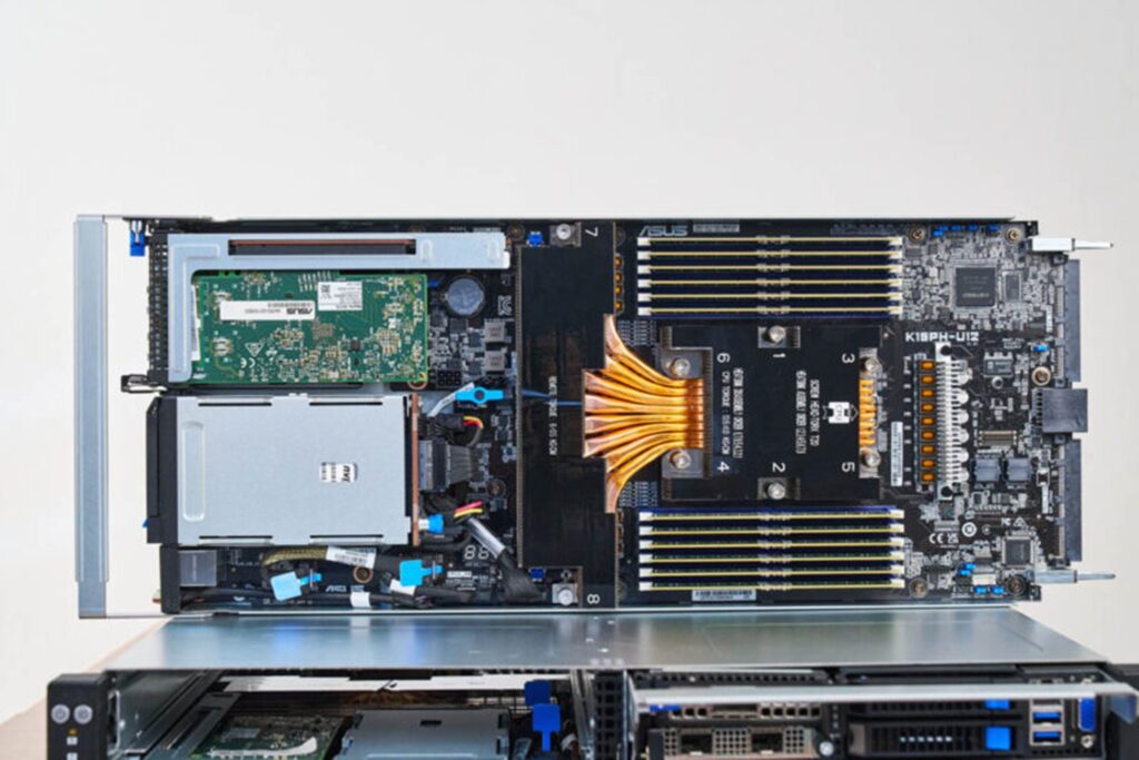 رونمایی از سرور ASUS RS520QA-E13-RS8U؛ تغییری در پارادایم CXL
