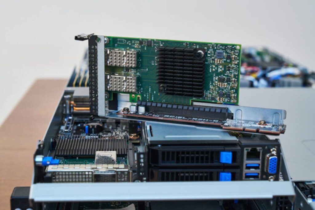 رونمایی از سرور ASUS RS520QA-E13-RS8U؛ تغییری در پارادایم CXL
